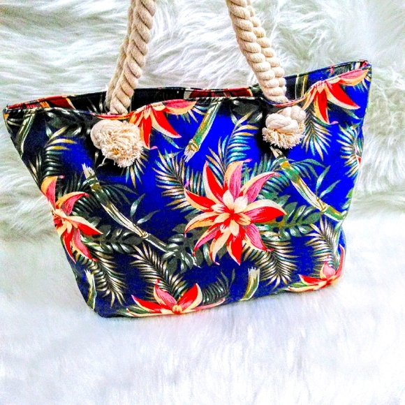 (NEW)! Beautiful! Floral Tote Bag! - Picture 6 of 8